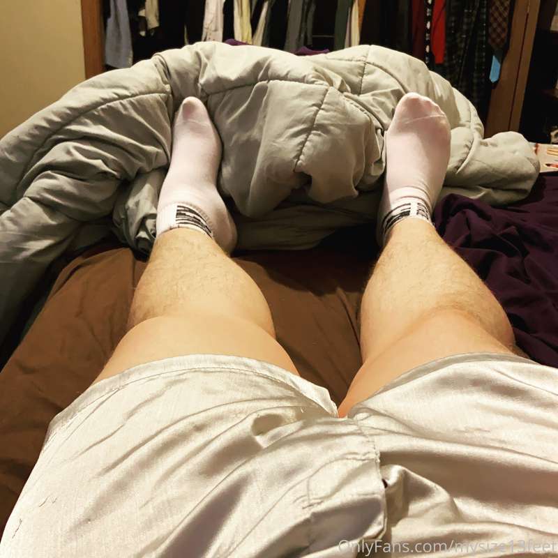 Chilling w my c**k and socks out streaming the new Taylor Sw..