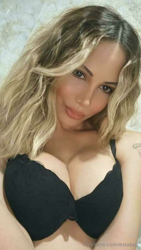 Gece azgınlıktan öyle kabarmış ve ıslak kii💦 hemen parmaklar..