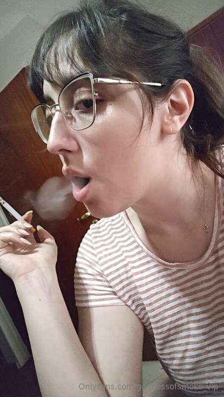 "Smoking & Teasing in My Kitchen 💨🔥"There’s something so rel..