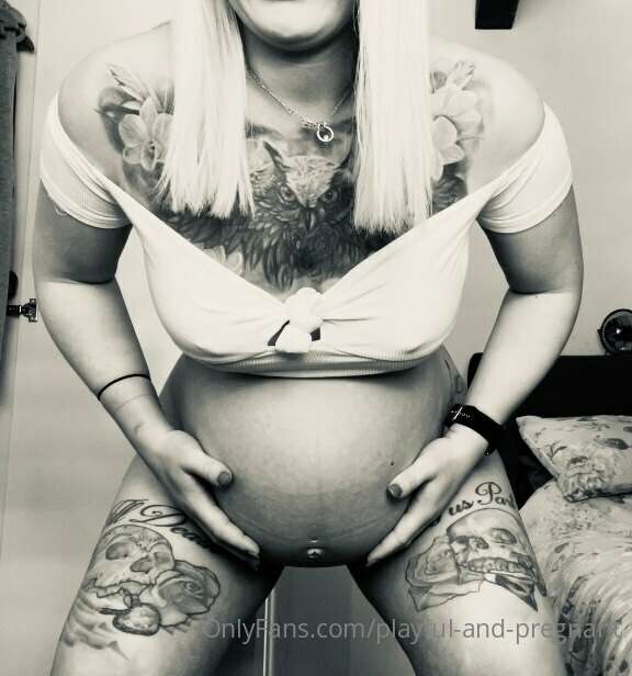 playful-and-pregnant