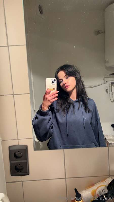 Still sick, sorry loves. Will be making content in 2 weeks!!..