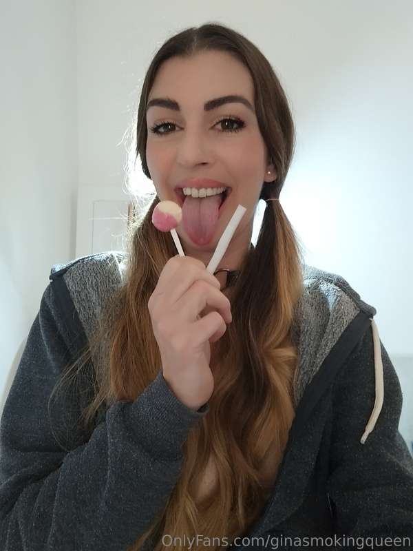 Happy smoking Friday my friends 🍭🍬🚬🫁