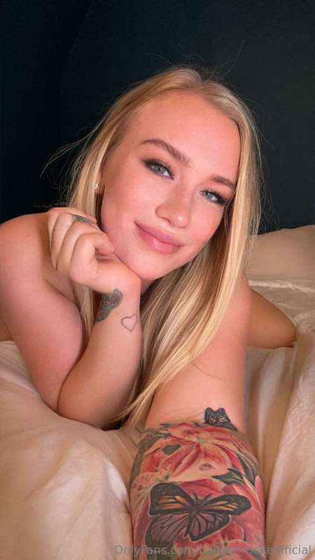 If you were here, would you be staring or misbehaving? 👄🤭