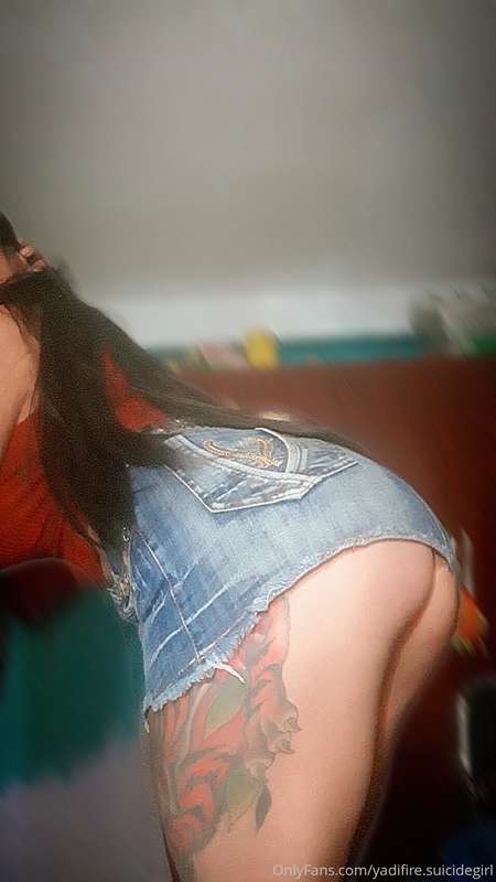 yadifire.suicidegirl