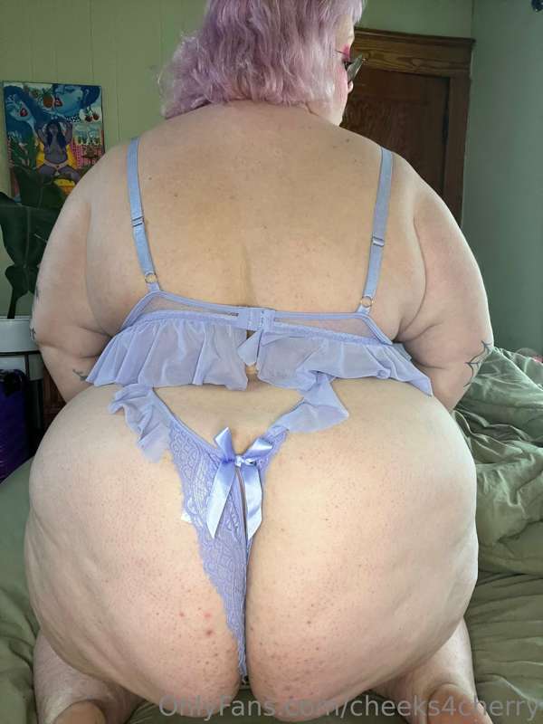 cheeks4cherry image #0