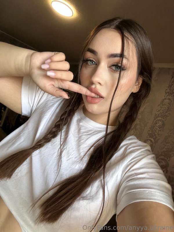 curvy_anyya