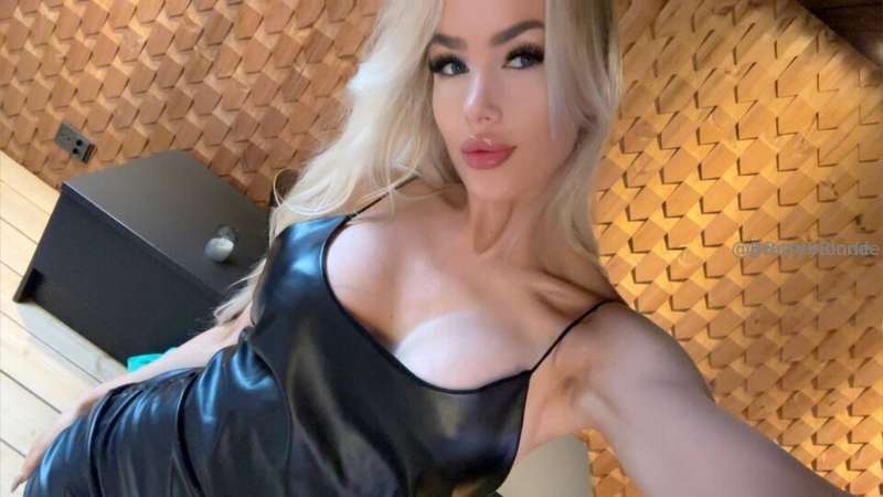 brattyblondeee