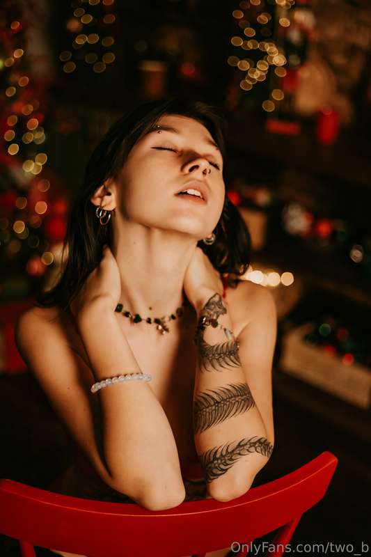 Merry Christmas my sweetie💋! I have a bunch of gifts, would ..
