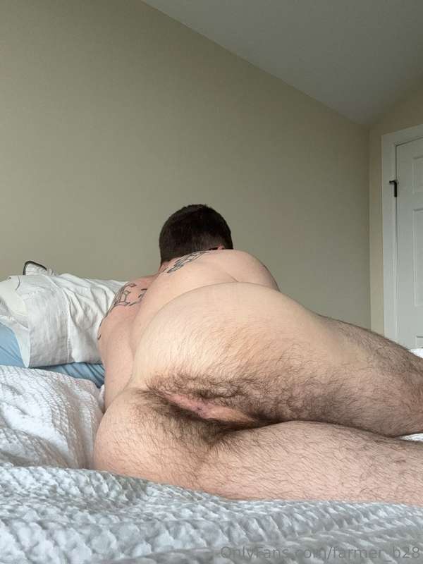 Woke up to getting my hairy ass eaten out and played with ha..