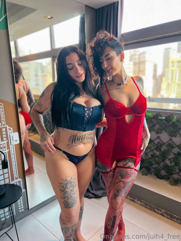 Black and red, lace and velvet, me and her… what other great..