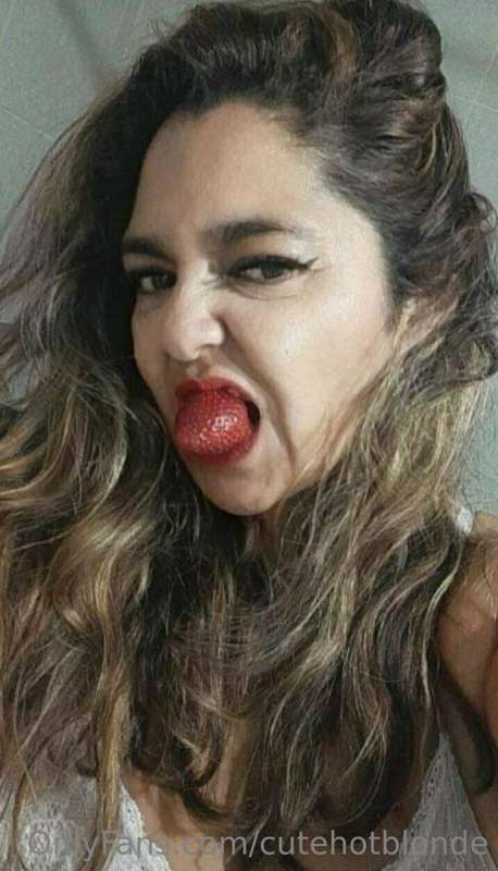 @ladylagolosa @ladylagolosa🔥🔥
      FREE     FREE    FREE   ..