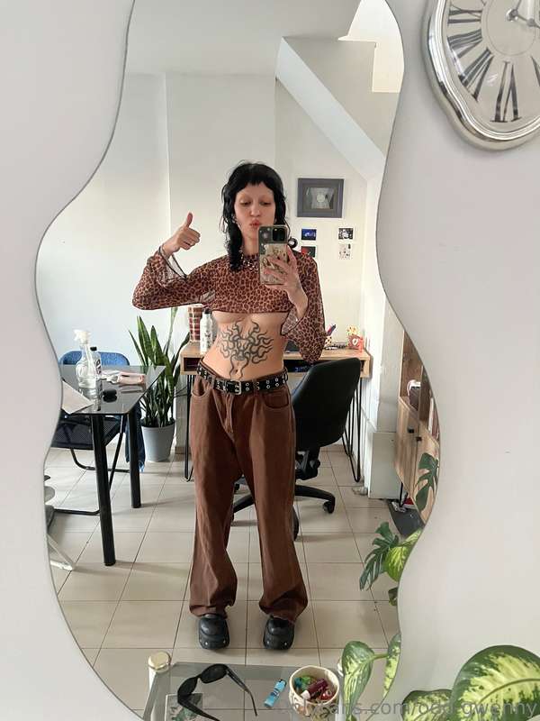 should i go to the streets wearing an outfit like this? 😳👉👈