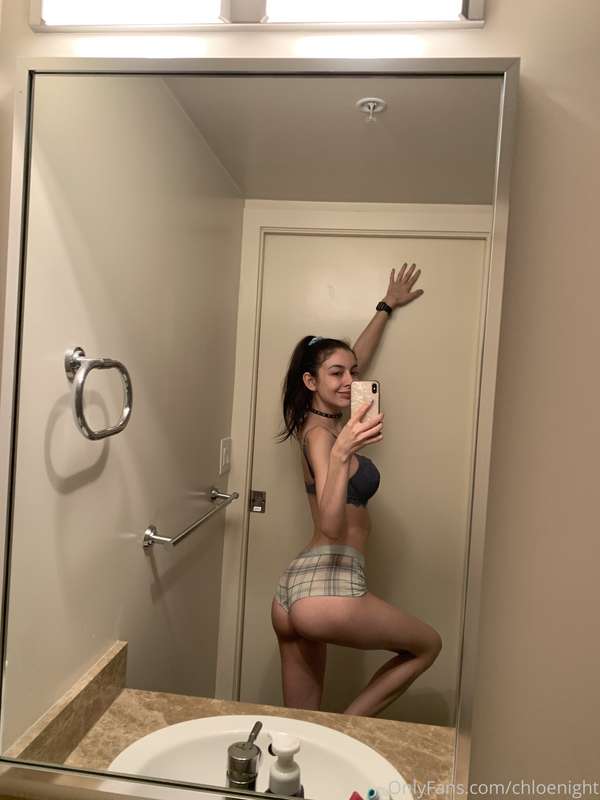 chloenight image #2