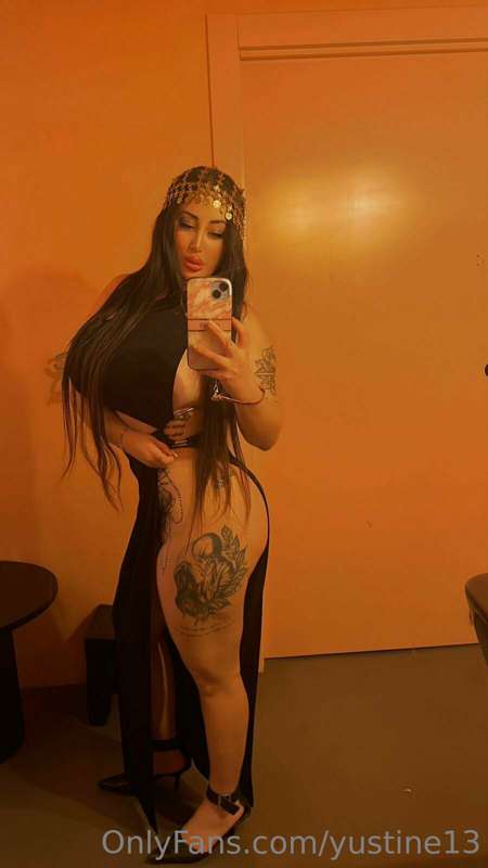 Treat me as a goddess and I will become one 👑😏