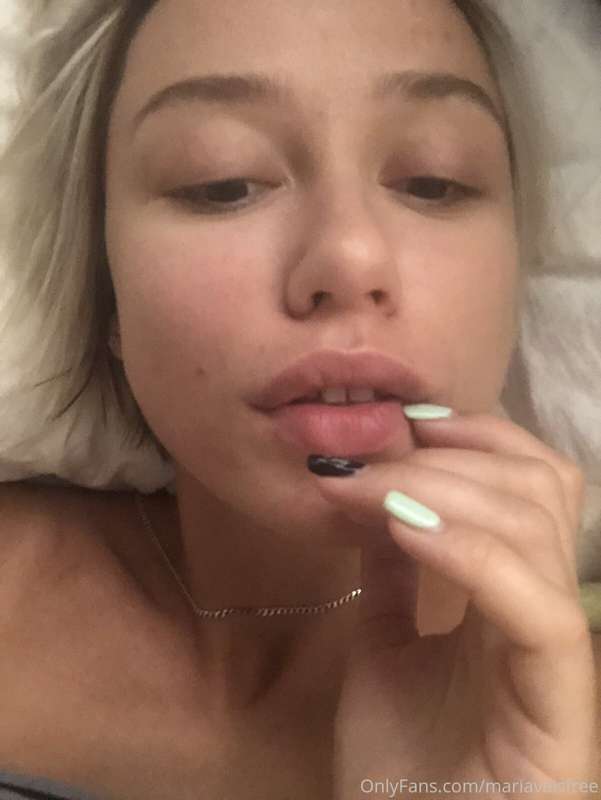 lips lips, do you like big natural lips ?