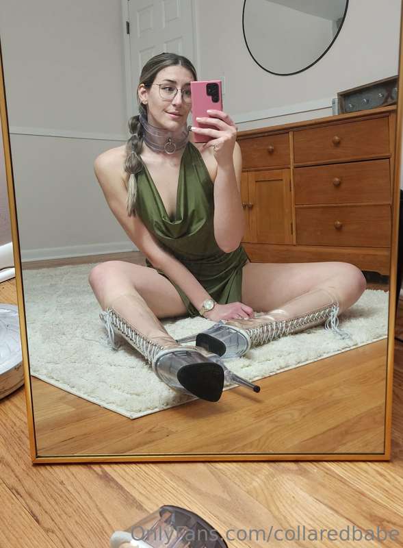 collaredbabe image #0