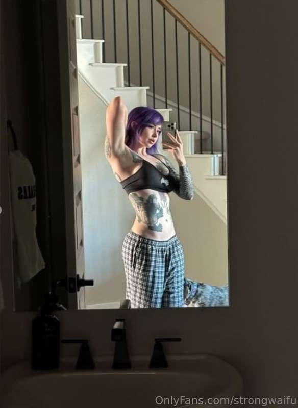strongwaifu