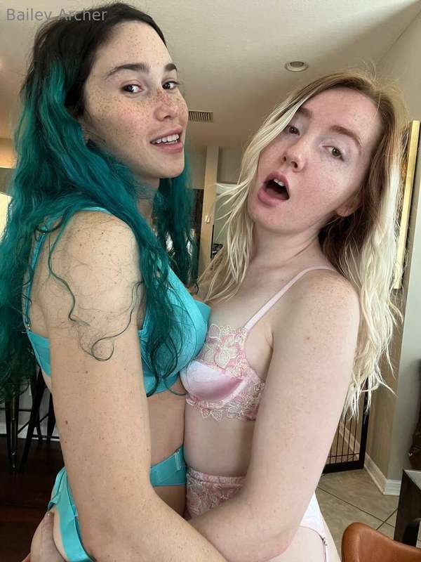 @eevee_bee and her step sis have a big surprise waiting for ..