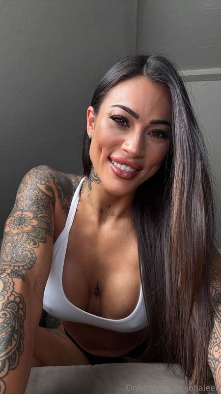 Does my smile make you smile 😘