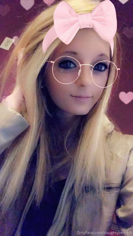 Blonde or brunette my lovelies 🥰