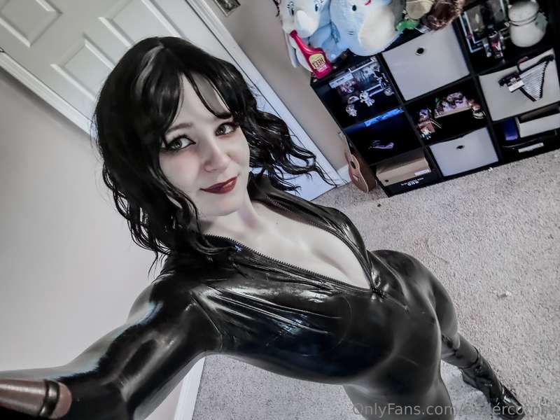 Mistress wants full control. Is that understood? 😈