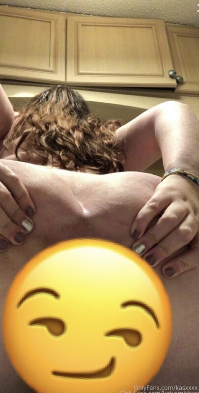 Send me a tip to see me spread my asshole for you ??