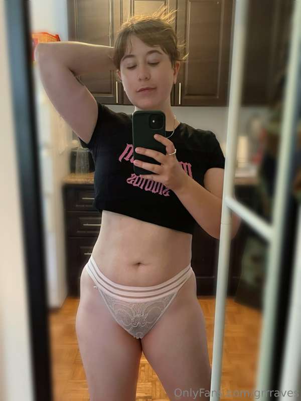 POSTING STRAP CONTENT TOMORROW GET READY