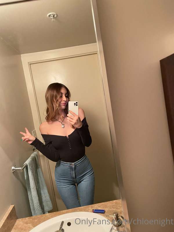 Bathroom boob 😆