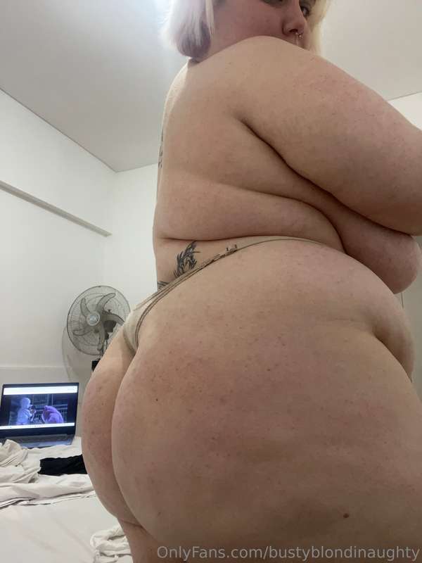 bustyblondinaughty