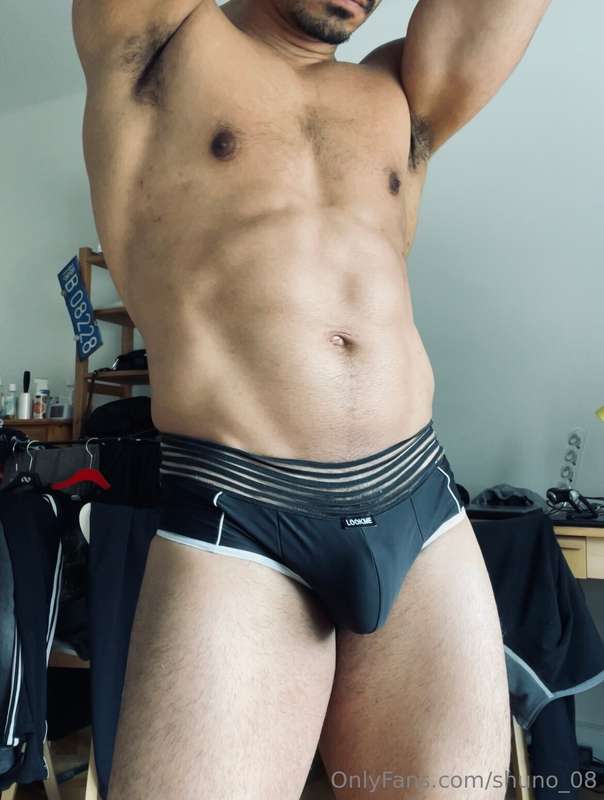 Bulges and pubes 😈