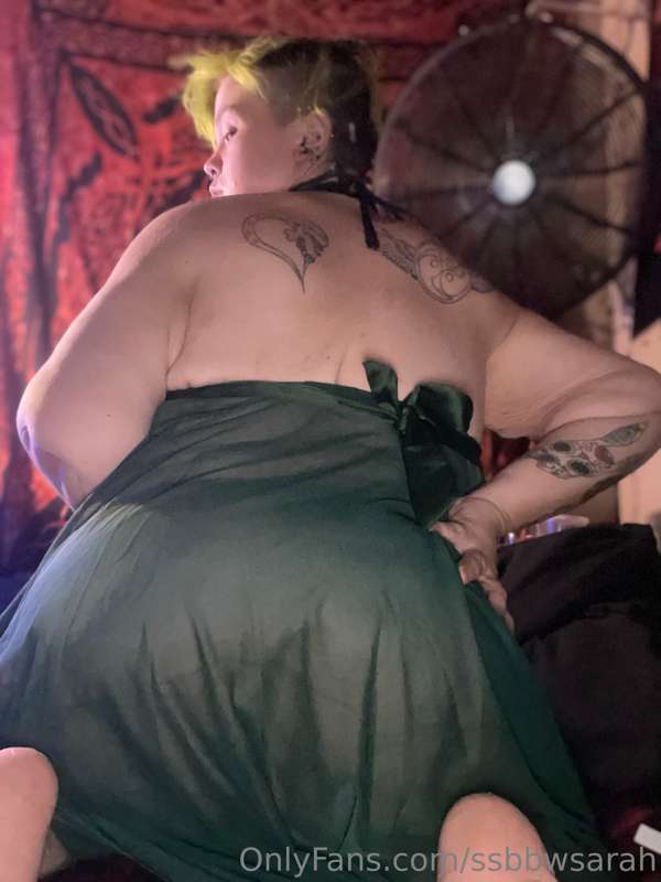 New nighty and look at that yummy ass of mine