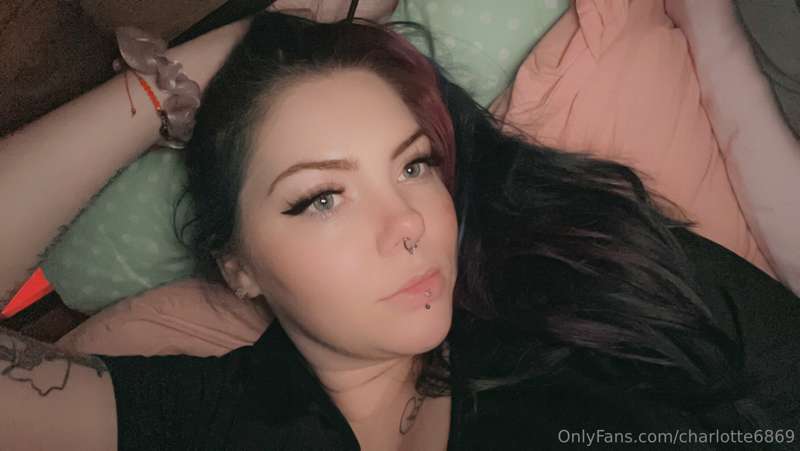 Goodmorning ☀️ 💋 I’m back ❤️ and pretty as ever ❤️🥰