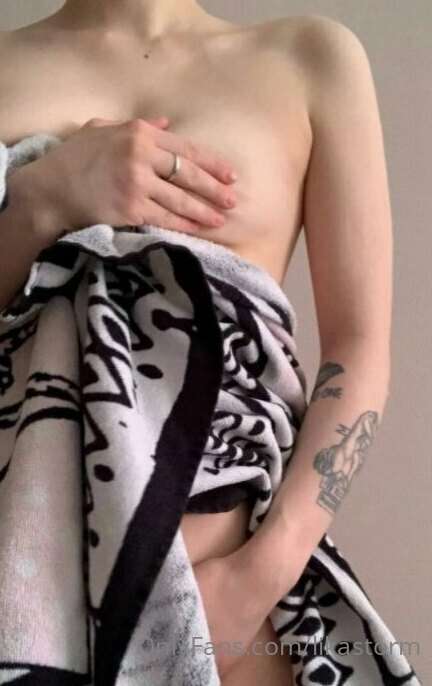 I just got out of the shower and my body is so hot 🔥