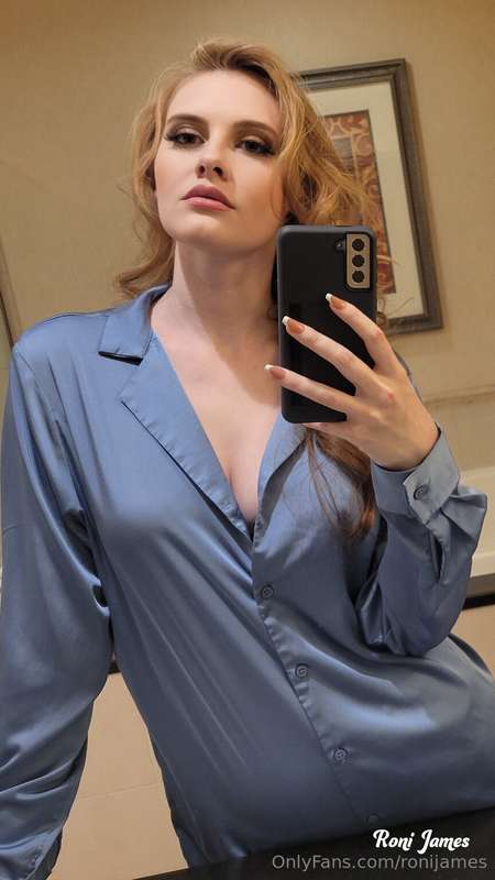 I had this big bathroom in my hotel room and I just HAD to m..