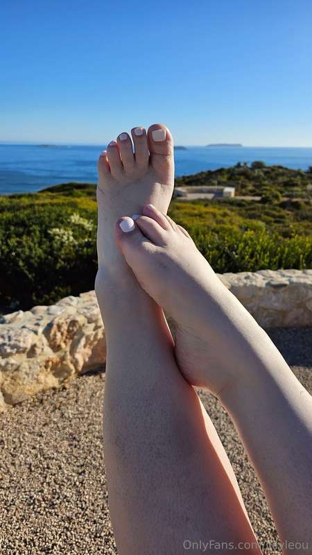 Do you like my feet?