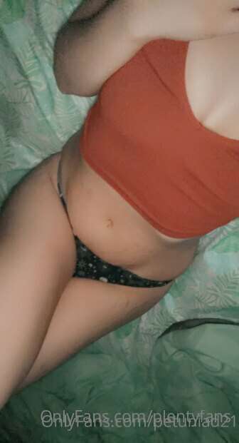 @petuniad21
@petuniad21
Petunia 23yo milf🤤
Here to explore m..
