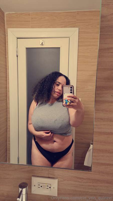 Hey babes 😘  It's my time of the month so I'll be pushing my..