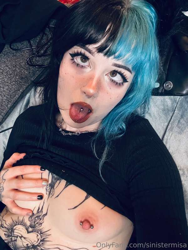 sinistermisa photo