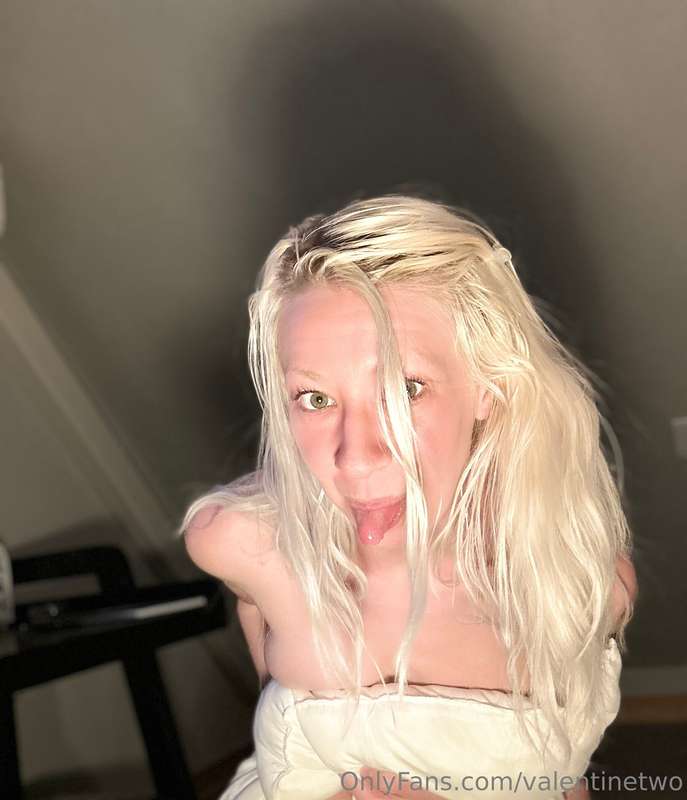 Good morning! Let’s get horny 🥵 If you aren’t already 