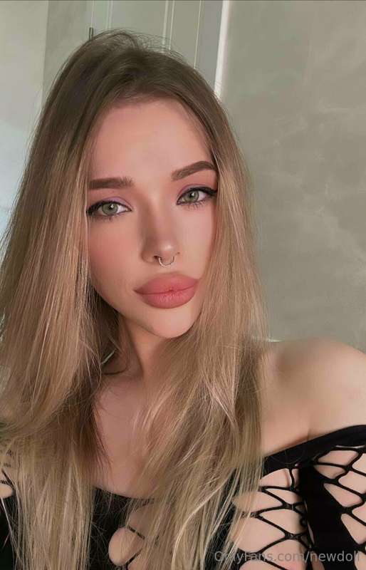Tip me $5 if you like my face  and body and I show you how I..