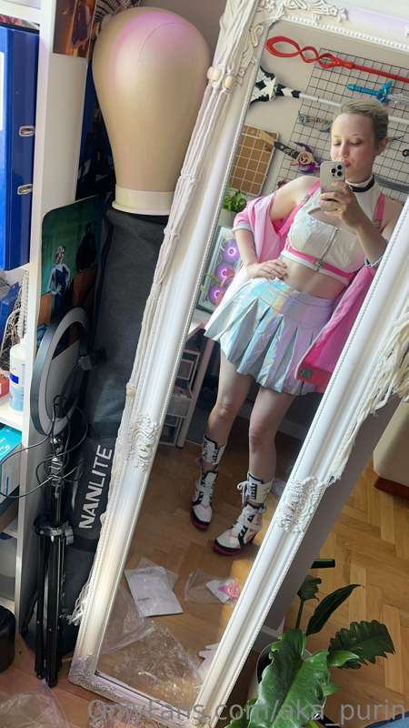 Look who’s finally here omg!! 
Th best OF girl from Nikke 😮‍..