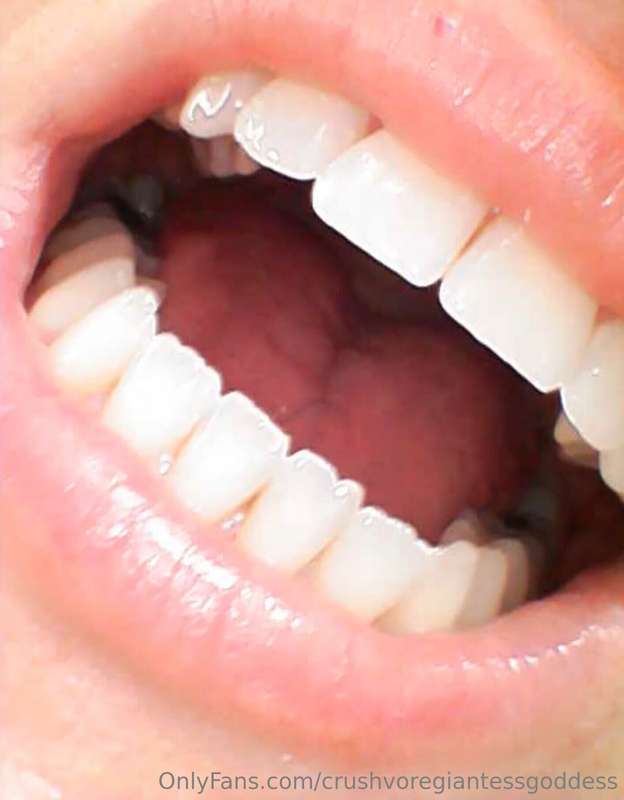 crushvoregiantessgoddess