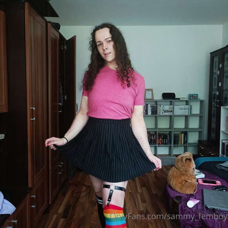 Happy Femboy Fridayy to everyone <3