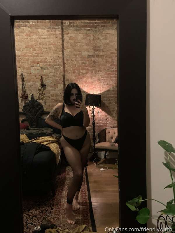 friendlywitch_