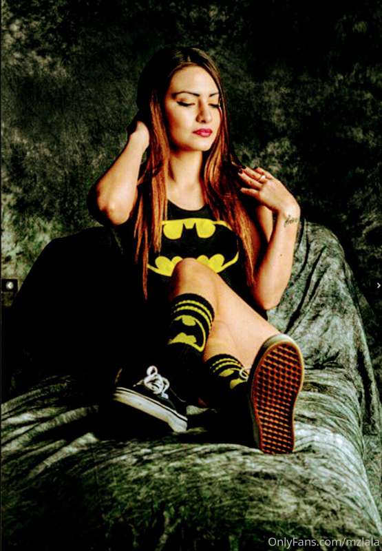 I'm so fly some ppl call me bat girl