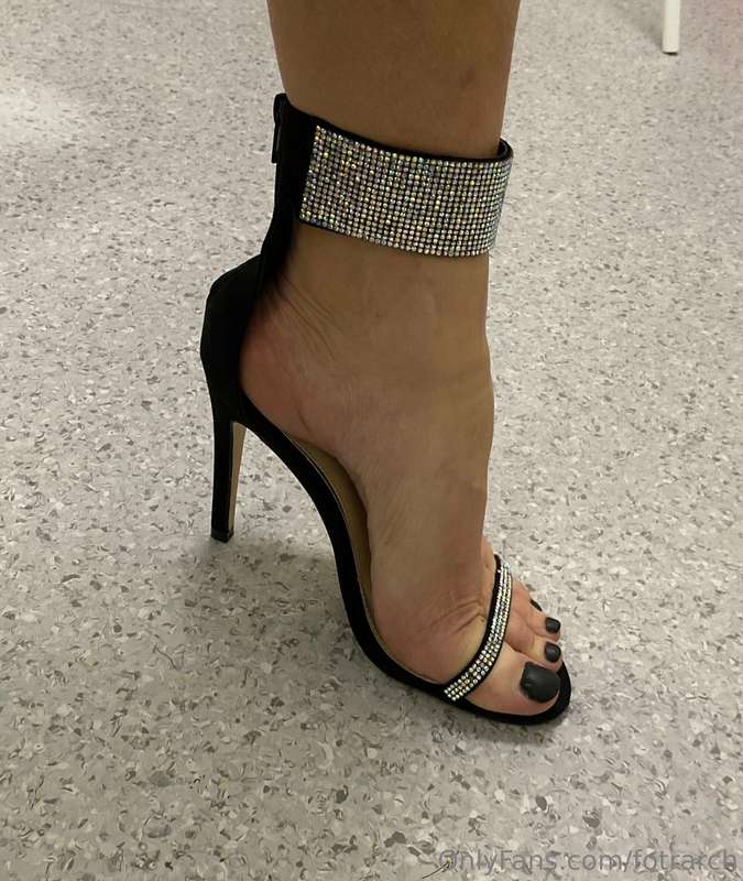 Ohhh my pretty shoes arrived today, they are so gorgeous. Do..