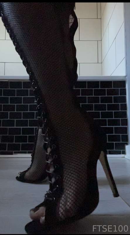 Peek a Boo….. 🍑