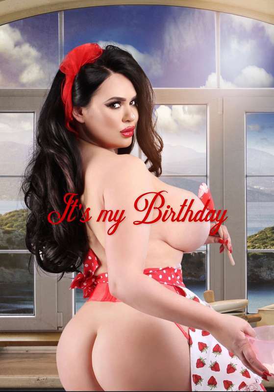 Happy Monday! Thank you to everyone who has sent me birthday..
