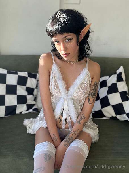 baby girl energy in soft lingerie 💌🎂 B-DAY MONTH! 🎂 come cel..