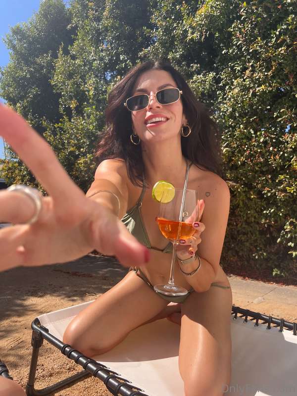 cheers to the weekend 🥂